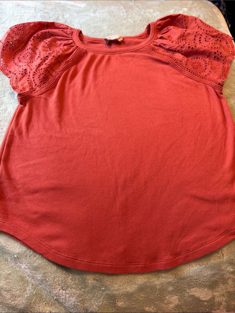LOFT Coral Rust Eyelet Flutter Sleeve Knit Top Tee - Size M